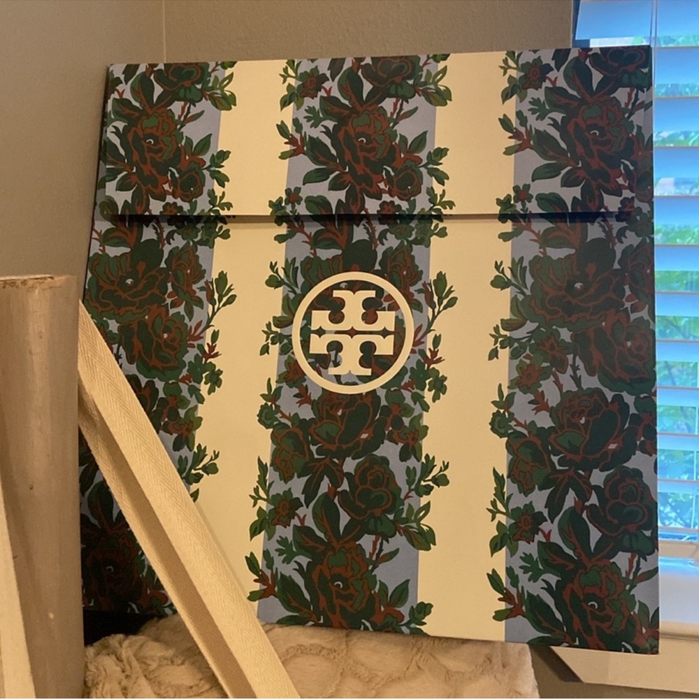 Tory Burch Floral Shopping Bag + Gift Package Combo Large - Picture 5 of 6
